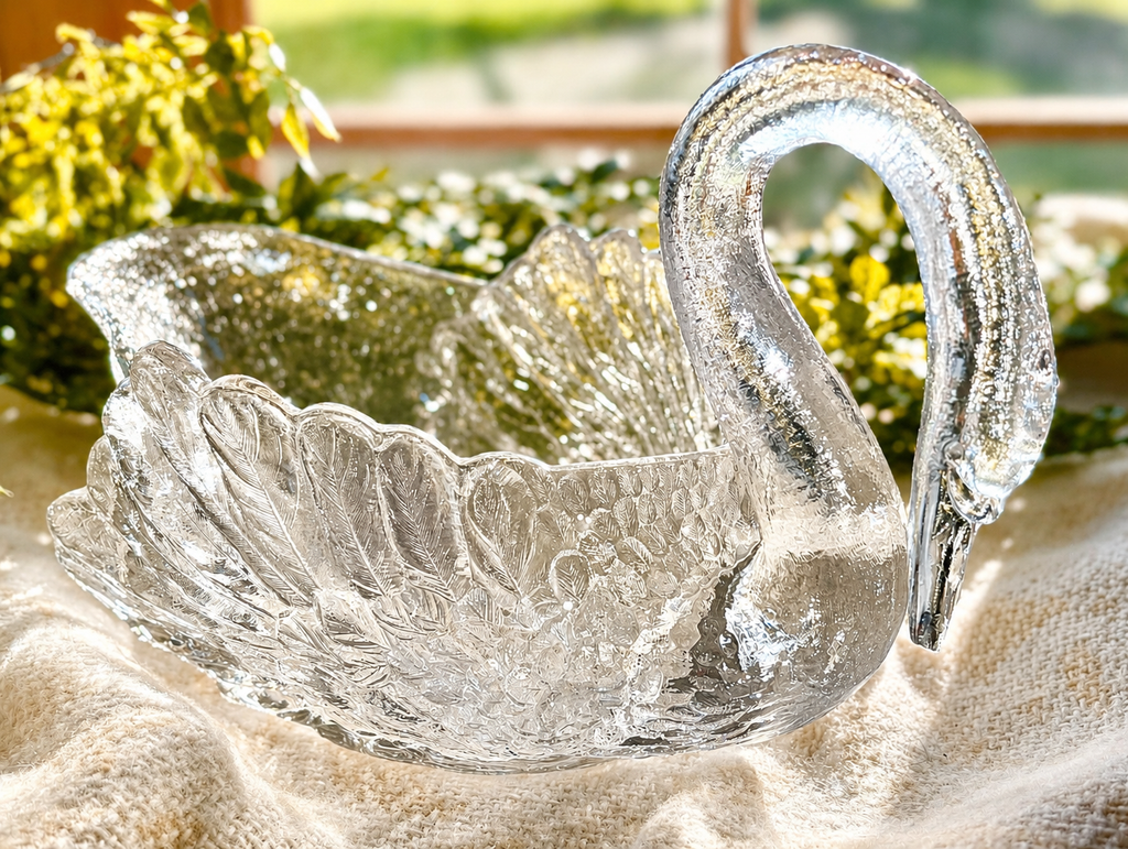 Cambridge Glass Crystal Swan Centerpiece Bowl / Centerpiece