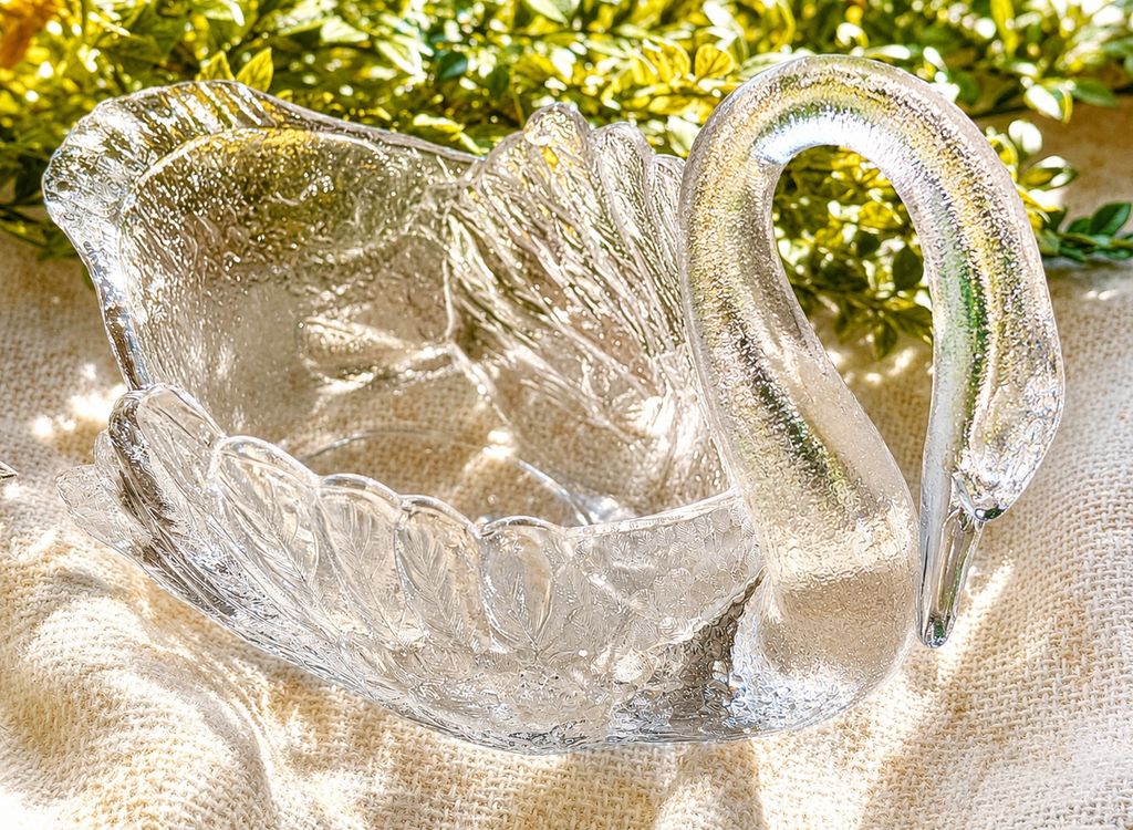 Cambridge Glass Crystal Swan Centerpiece Bowl / Centerpiece