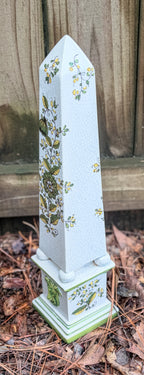 Vintage Italian Ceramic Obelisk – Hand-Painted Ram’s Head & Floral Motif