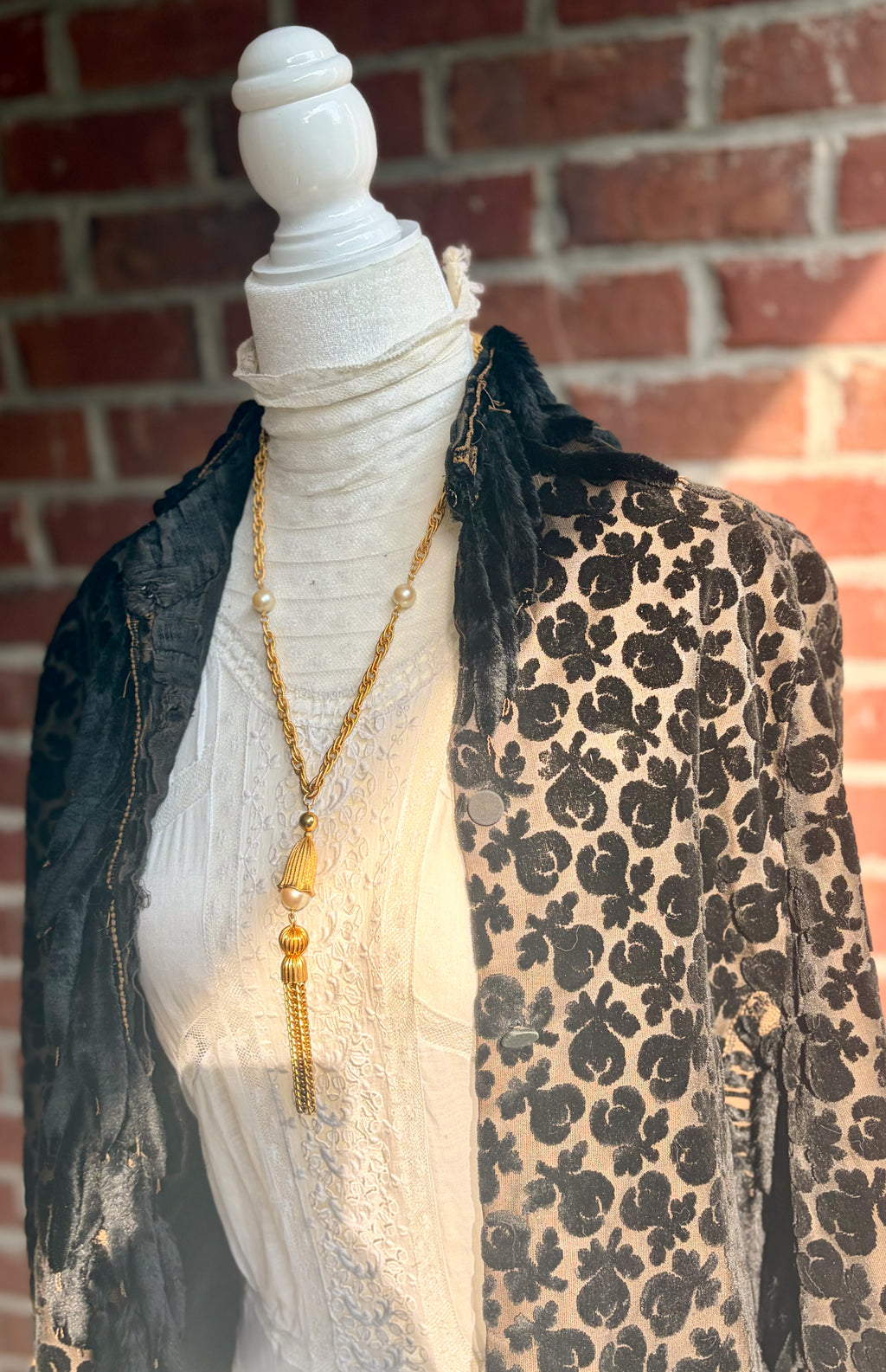 Vintage Gold-Tone Tassel Necklace with Faux Pearl Accents