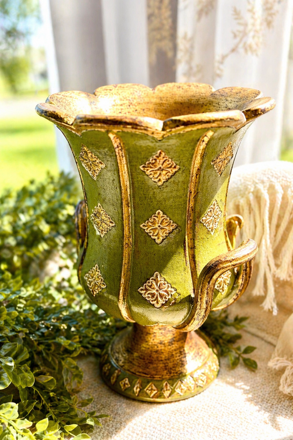 Vintage Italian Florentine Style Tole Urn
